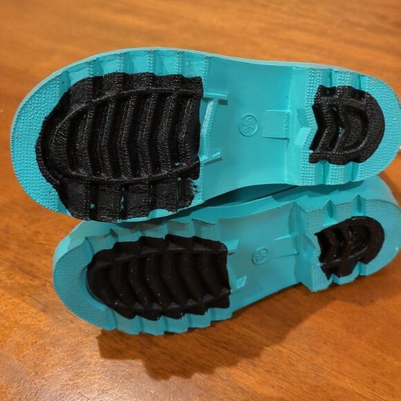 Cat & Jack Polka Dot Rubber Rain boots  Size L 9/10 Ankle boots NEW with Tags - Picture 4 of 7